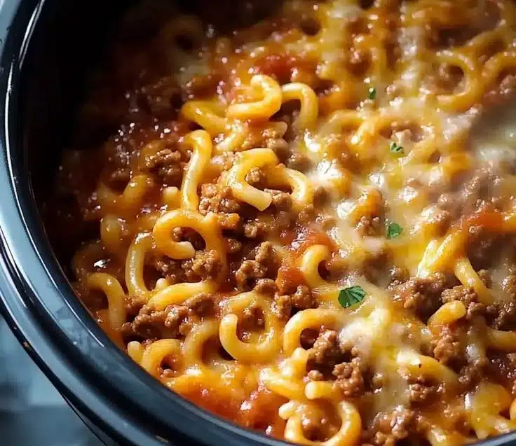 Homemade Crockpot Ground Beef Pasta: Cozy Comfort in a Bowl