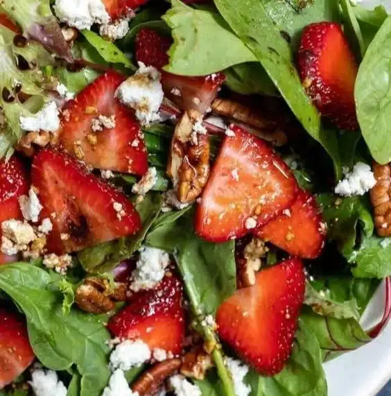 Strawberry Spinach Salad with Balsamic Glaze 4 Strawberry Spinach Salad with Homemade Balsamic Vinaigrette